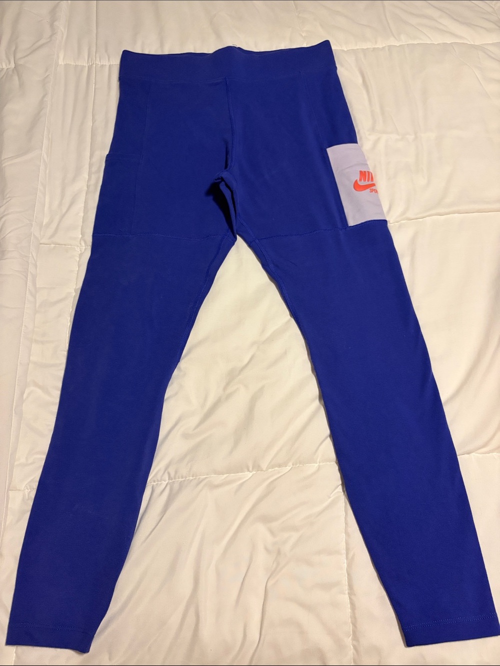 Nike Women Royal Blue Leggings with Contrast Pocket